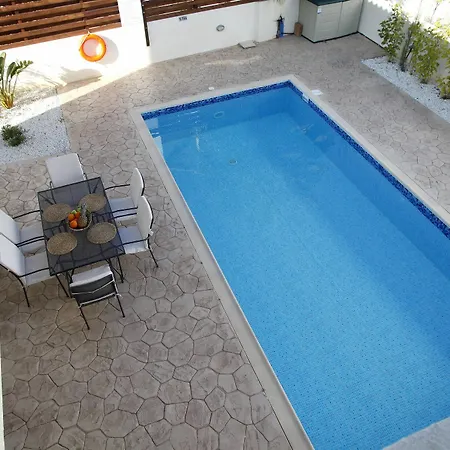 Artemis Delfini Villa